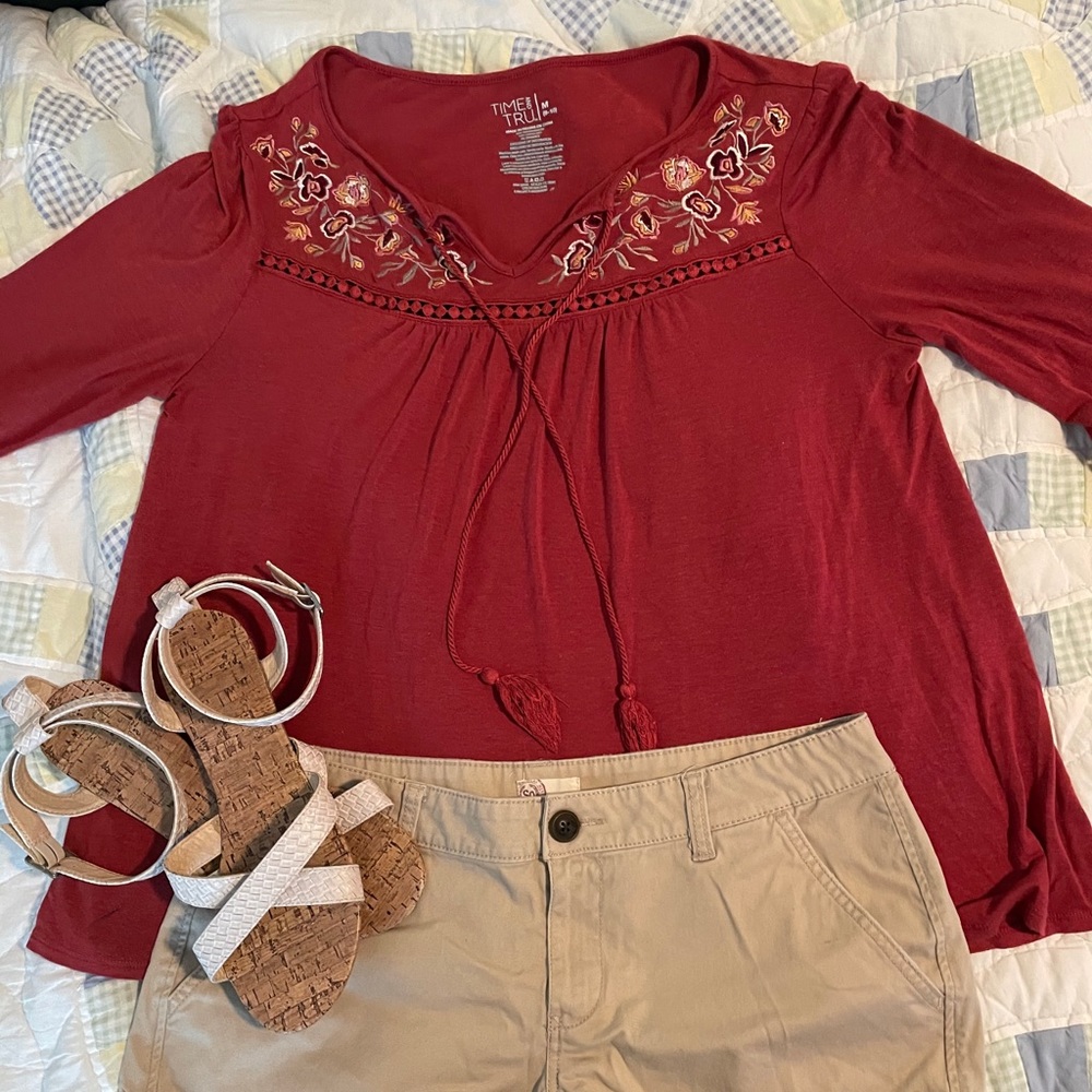 Bohemian style time and tru top size medium